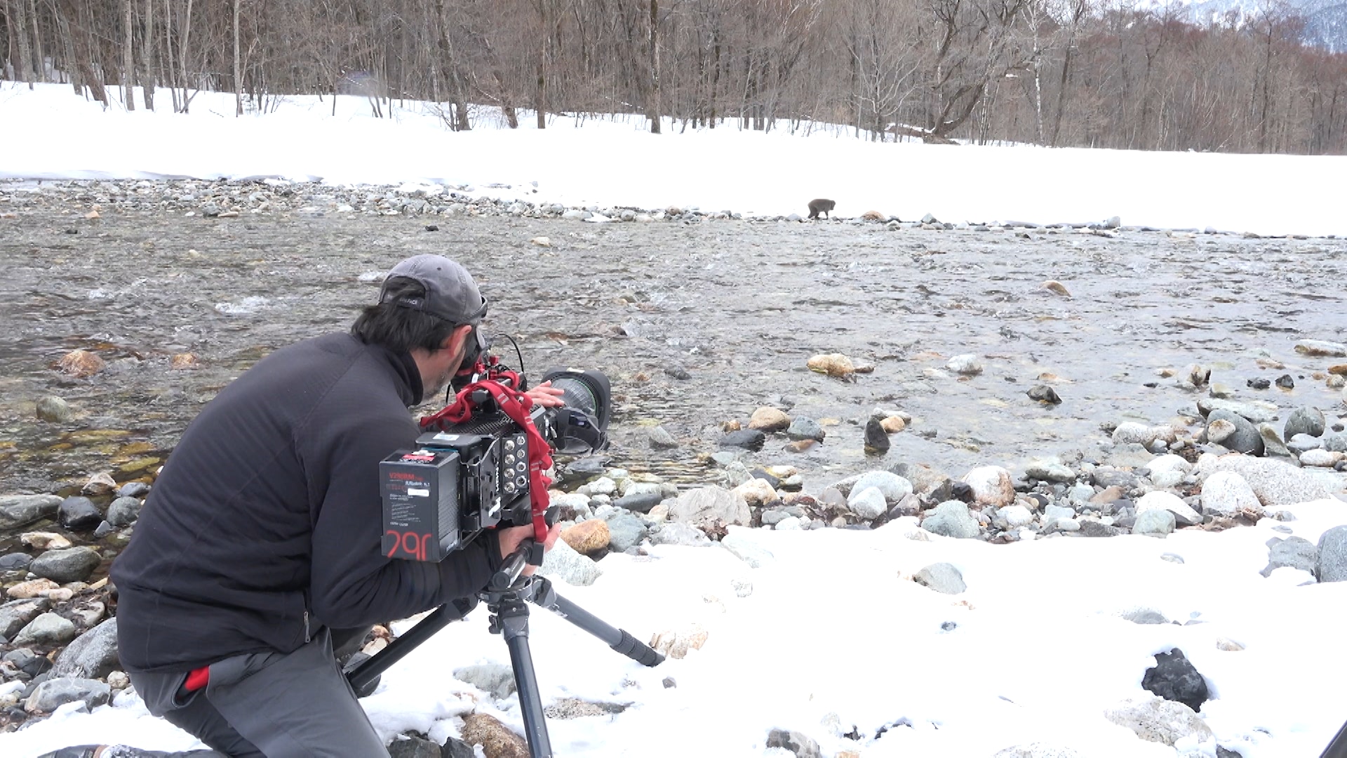極寒の上高地で撮影スタッフは奮闘した