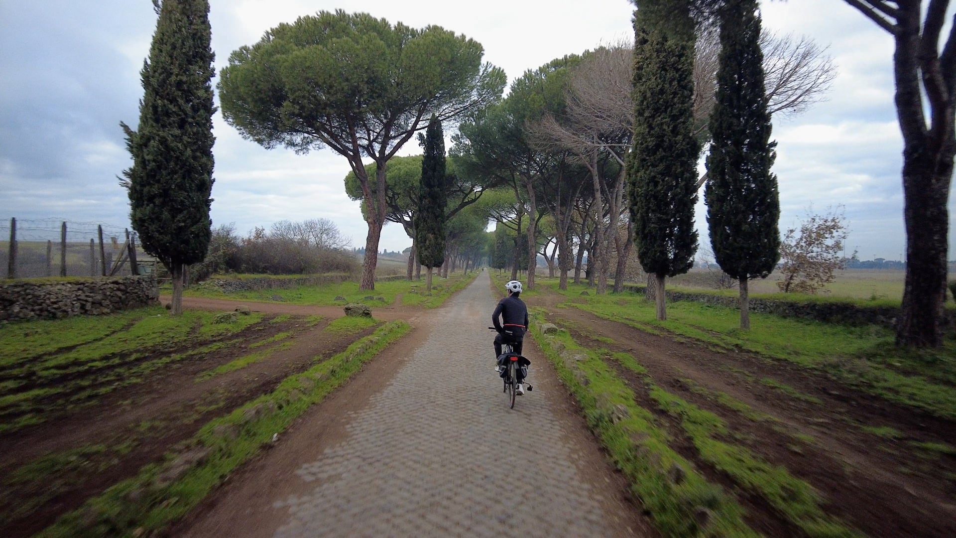 イタリア 自転車 旅 んｈｋ uta